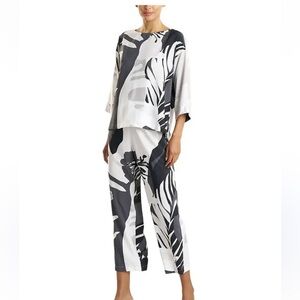 Natori Monochrome Wide Leg Pants